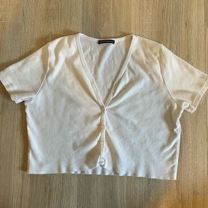 White cropped tee